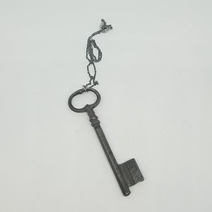 GASOLINE GLAMOUR Accessories - Large heavy antique key necklace links chain new GASOLINE GLAMOUR Accessories - Large heavy antique key necklace links chain new